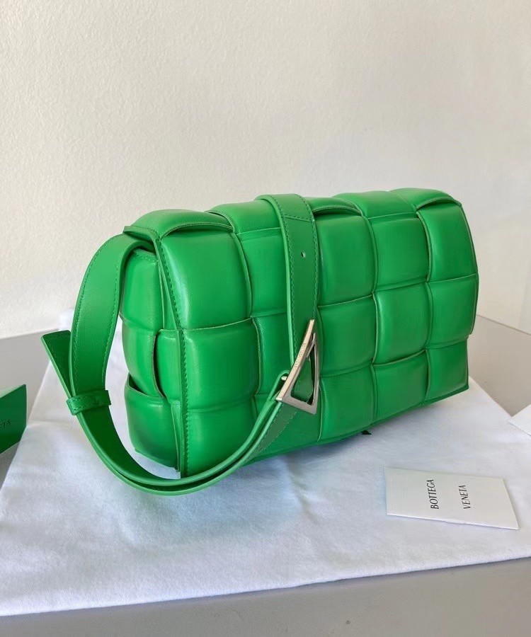 Bottega Veneta Padded Cassette Bag In Green Lambskin 537