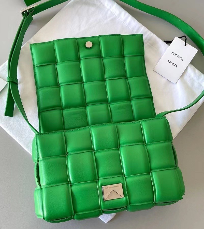 Bottega Veneta Padded Cassette Bag In Green Lambskin 537