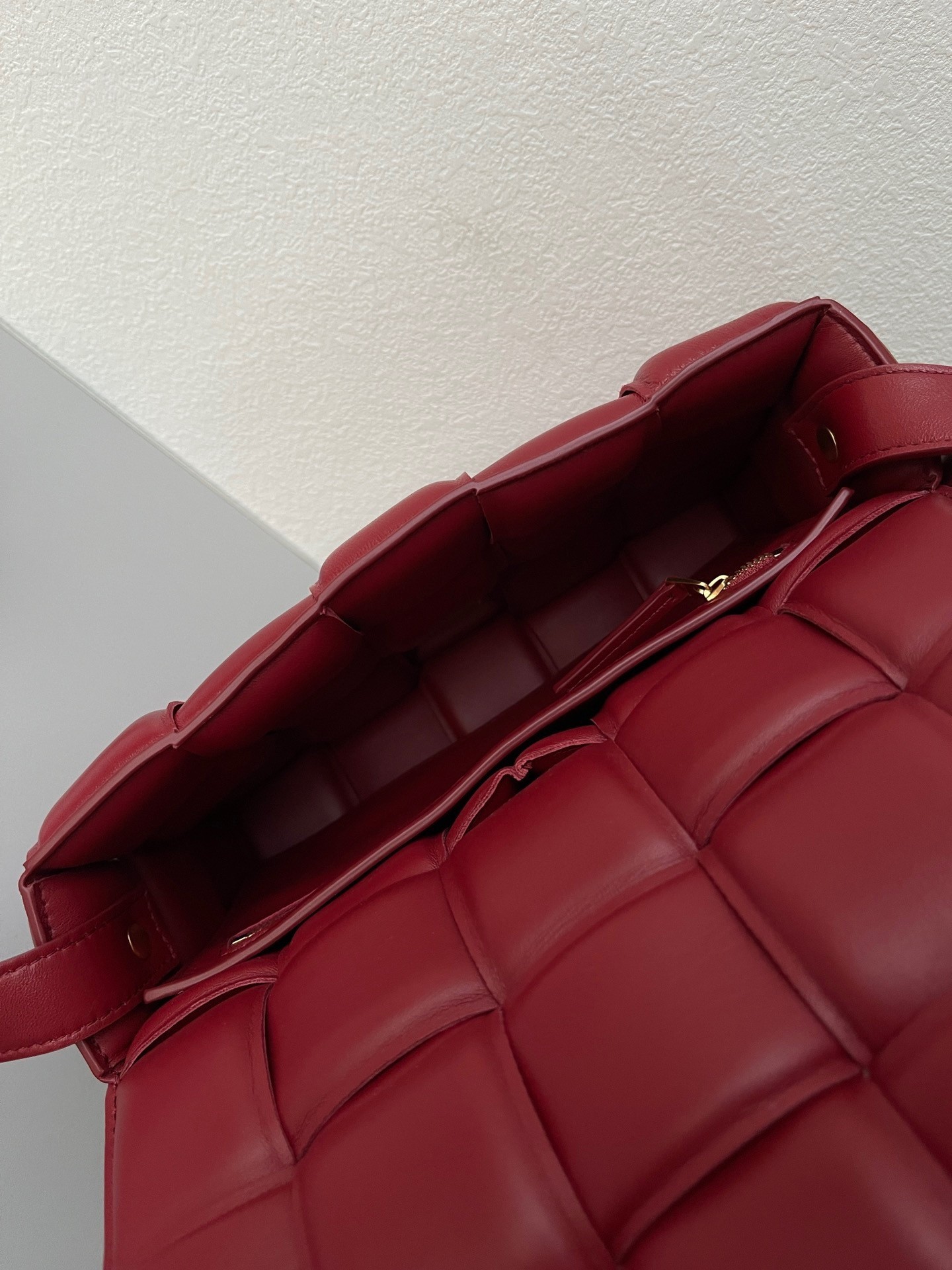 Bottega Veneta Padded Cassette Bag In Dard Red Lambskin 590