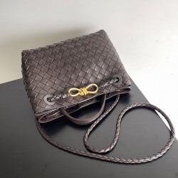 Bottega Veneta Small Andiamo Bag In Fondant Intrecciato Lambskin 975