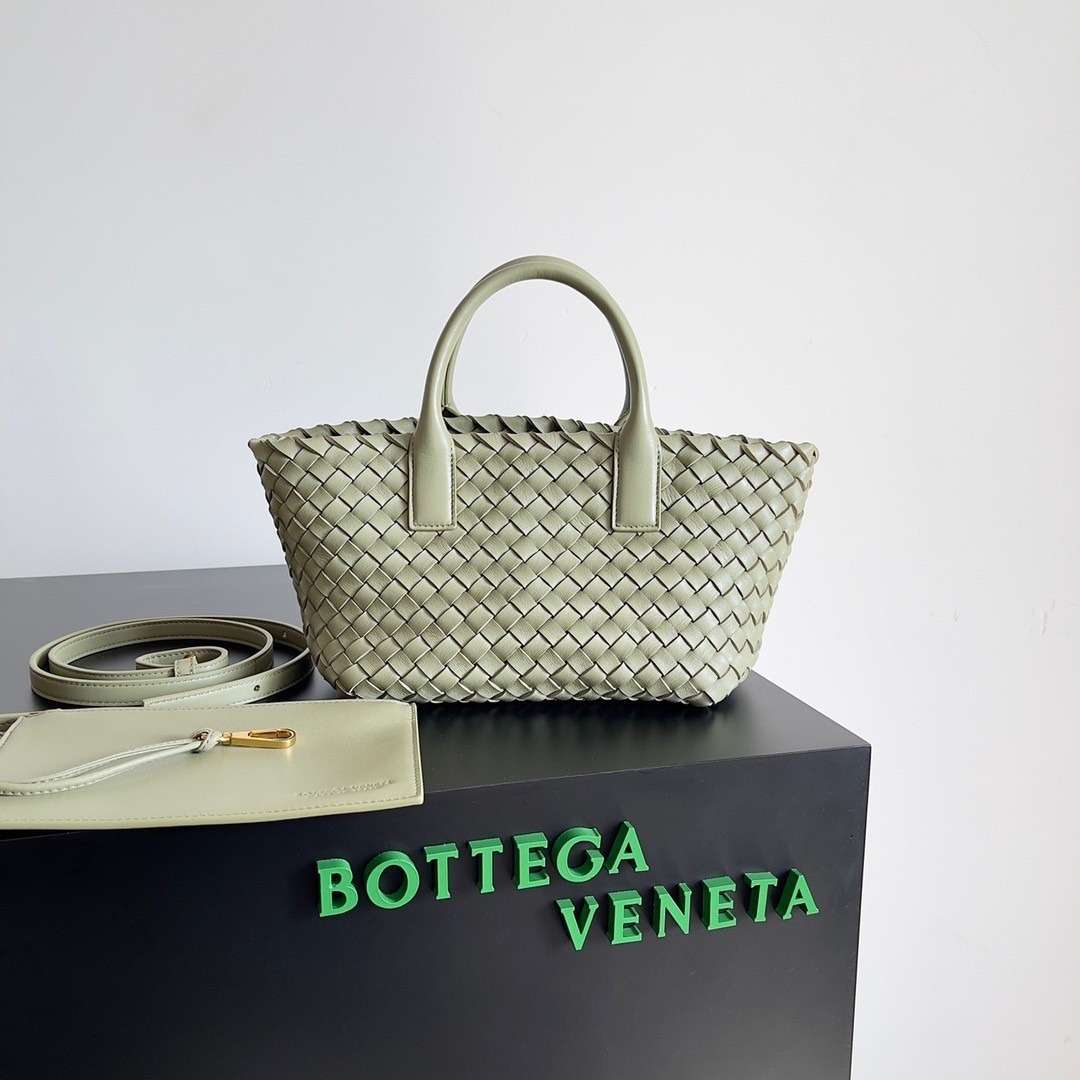 Bottega Veneta Mini Cabat Bag In Travertine Intrecciato Lambskin 001