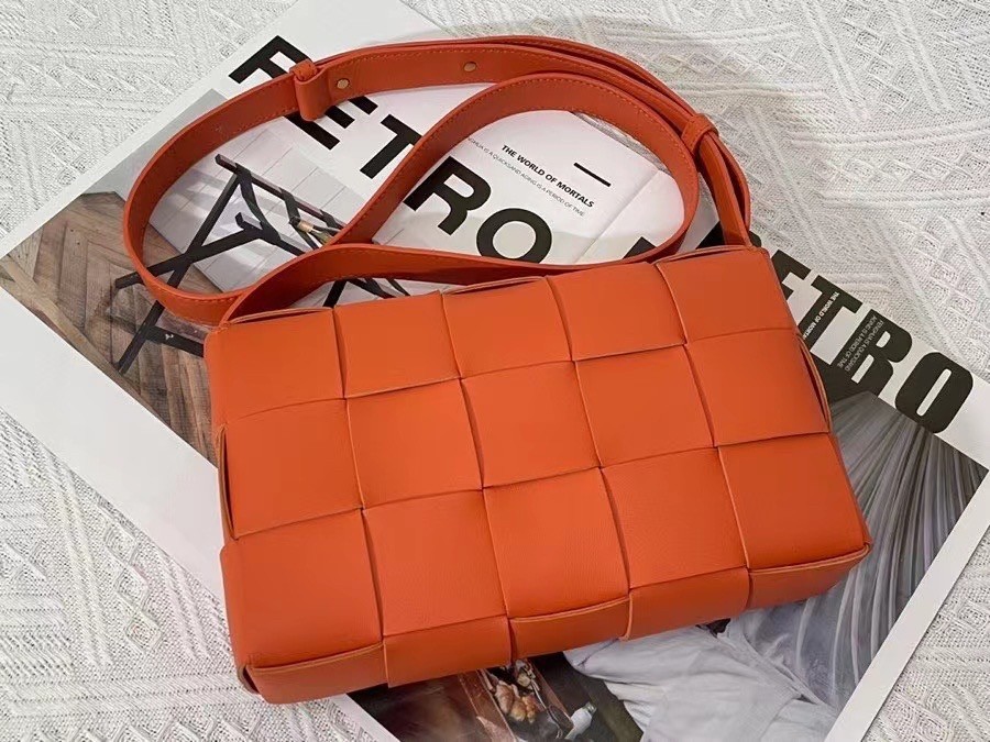 Bottega Veneta Cassett Bag In Orange Intrecciato Lambskin 291