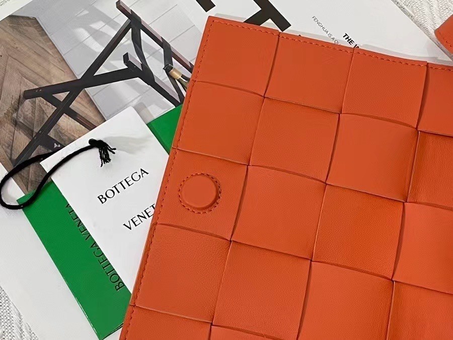 Bottega Veneta Cassett Bag In Orange Intrecciato Lambskin 291