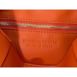 Bottega Veneta Cassett Bag In Orange Intrecciato Lambskin 291