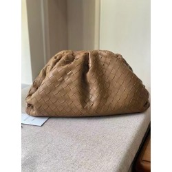 Bottega Veneta Large Pouch Clutch In Caramel Intrecciato Lambskin 929