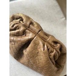 Bottega Veneta Large Pouch Clutch In Caramel Intrecciato Lambskin 929