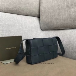 Bottega Veneta Cassette Bag In Dark Blue Lambskin 642