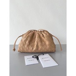 Bottega Veneta Mini Pouch In Beige Intrecciato Lambskin 002