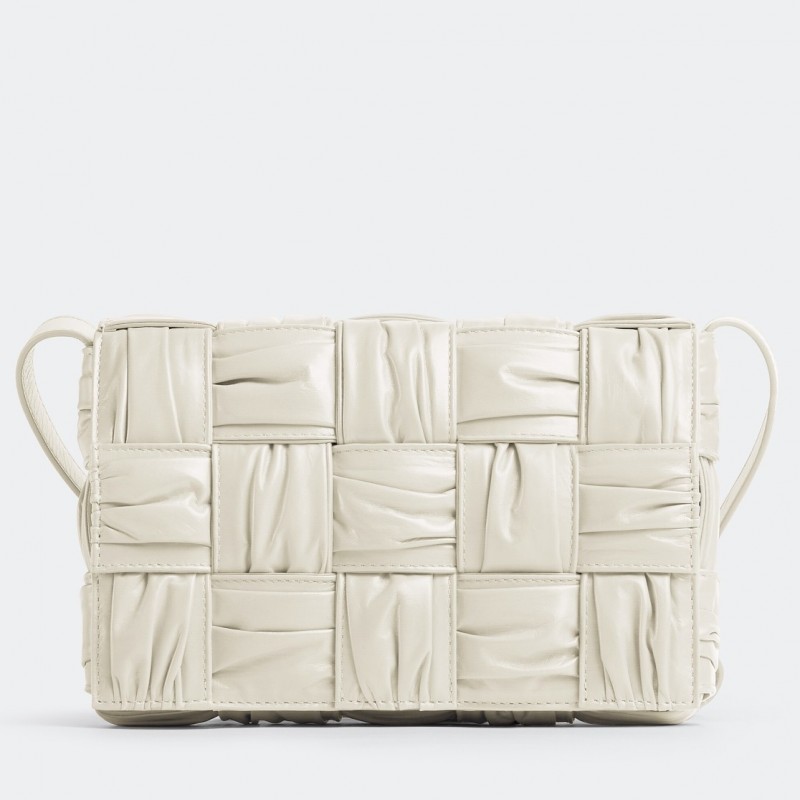 Bottega Veneta Cassette Bag In White Foulard Intreccio Leather 076