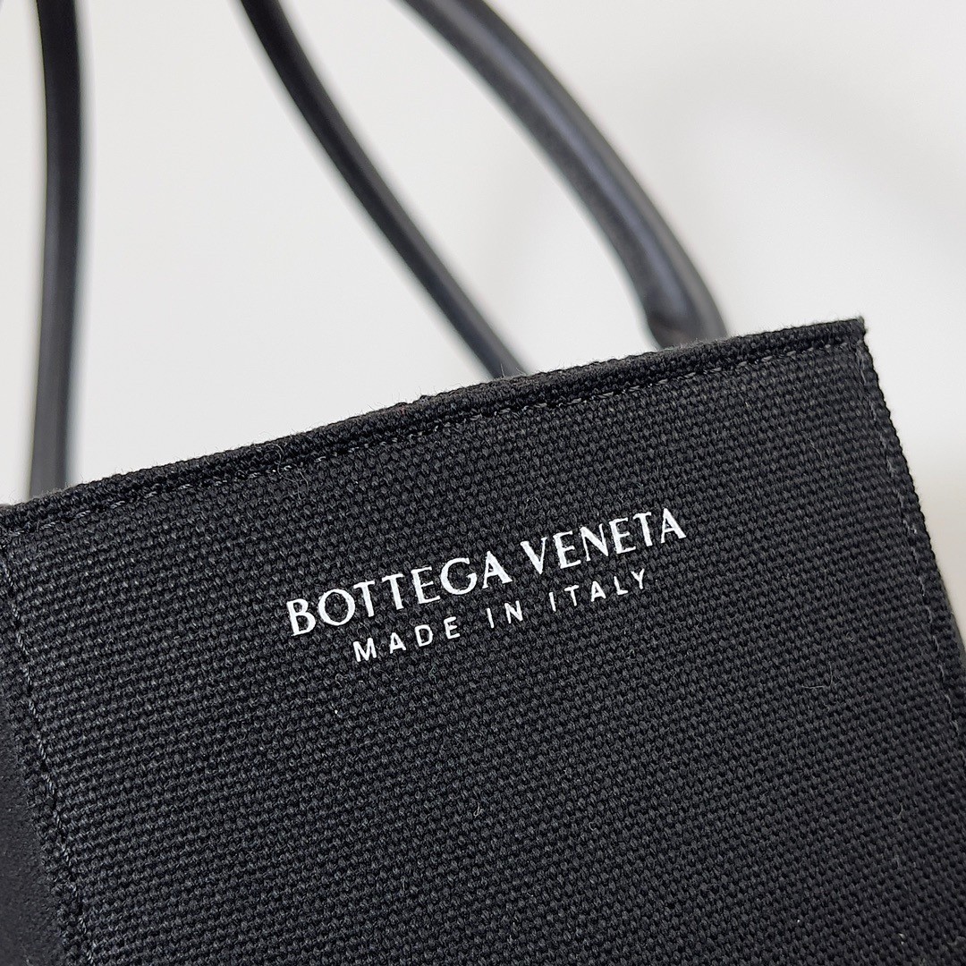 Bottega Veneta Large Arco Tote Bag In Black Intrecciato Canvas 168