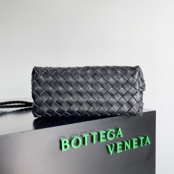 Bottega Veneta Small Andiamo Bag In Black Intrecciato Lambskin 300