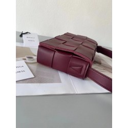 Bottega Veneta Cassett Bag In Bordeaux Intrecciato Lambskin 178