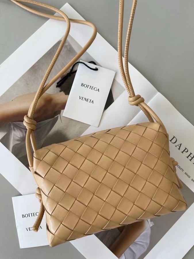 Bottega Veneta Mini Loop Bag In Beige Intrecciato Lambskin 325