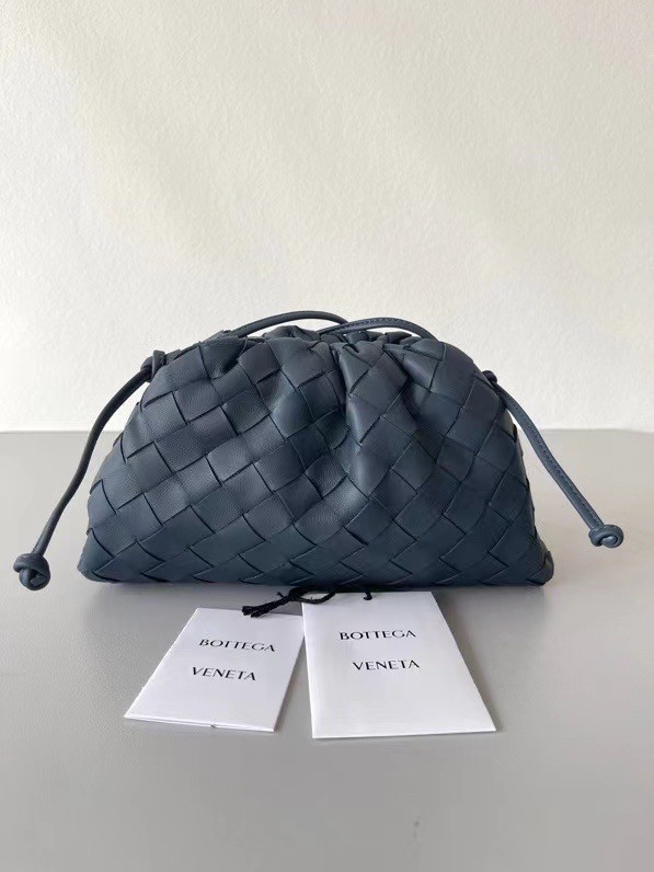 Bottega Veneta Mini Pouch In Thunder Intrecciato Lambskin 121