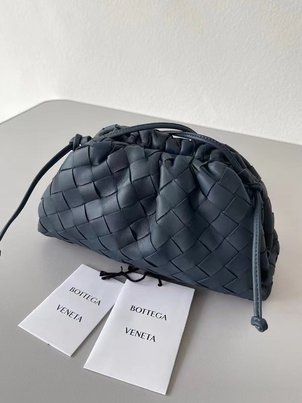 Bottega Veneta Mini Pouch In Thunder Intrecciato Lambskin 121