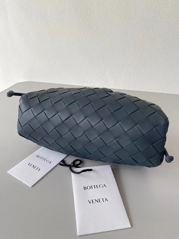 Bottega Veneta Mini Pouch In Thunder Intrecciato Lambskin 121