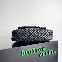 Bottega Veneta Cobble Small Bag in Black Intrecciato Leather 048