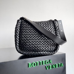 Bottega Veneta Cobble Small Bag in Black Intrecciato Leather 048