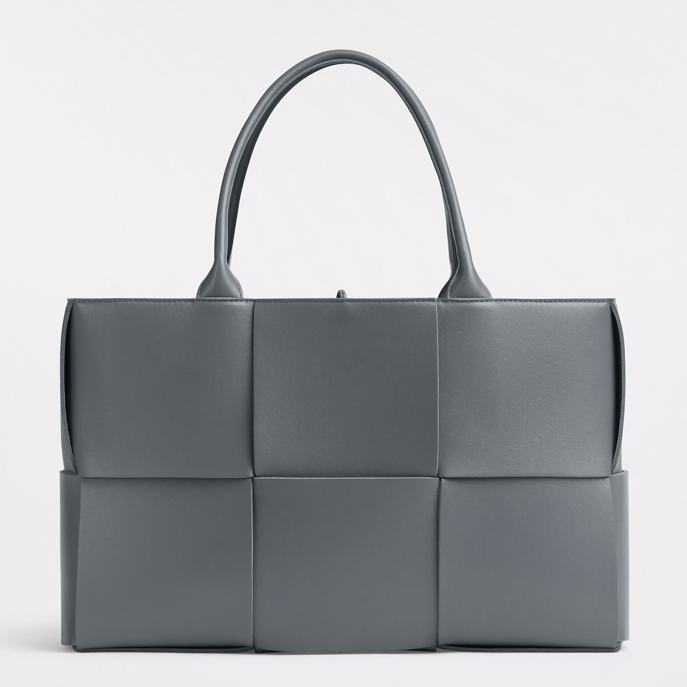 Bottega Veneta Arco Medium Tote In Thunder Intrecciato Lambskin 216