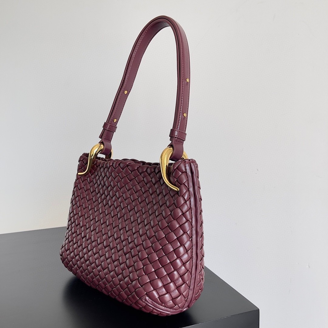 Bottega Veneta Clicker Small Bag in Bordeaux Intrecciato Lambskin 011