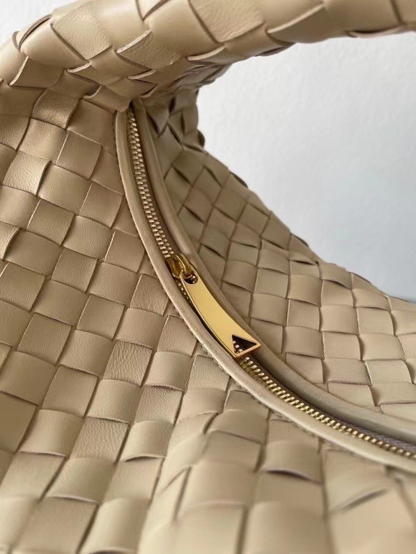 Bottega Veneta BV Jodie Teen Bag In Beige Intrecciato Leather 613