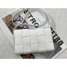 Bottega Veneta Cassett Bag In White Intrecciato Lambskin 679