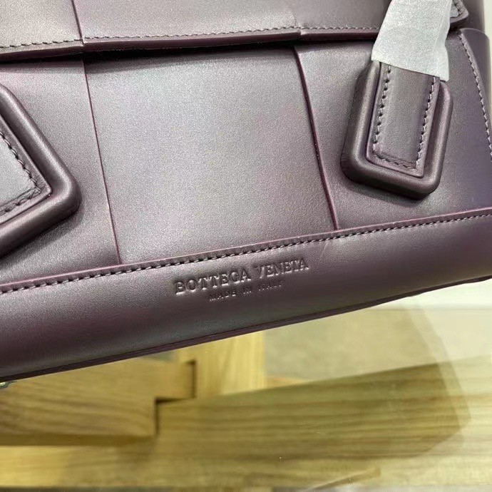 Bottega Veneta Arco Small Bag In Grape Intrecciato Calfskin 976