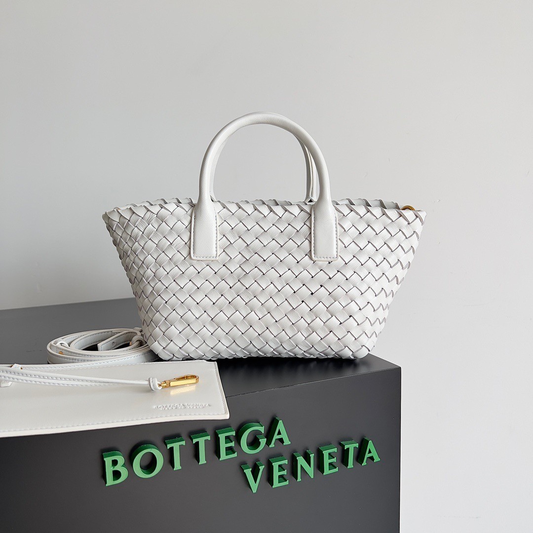 Bottega Veneta Mini Cabat Bag In White Intrecciato Lambskin 634