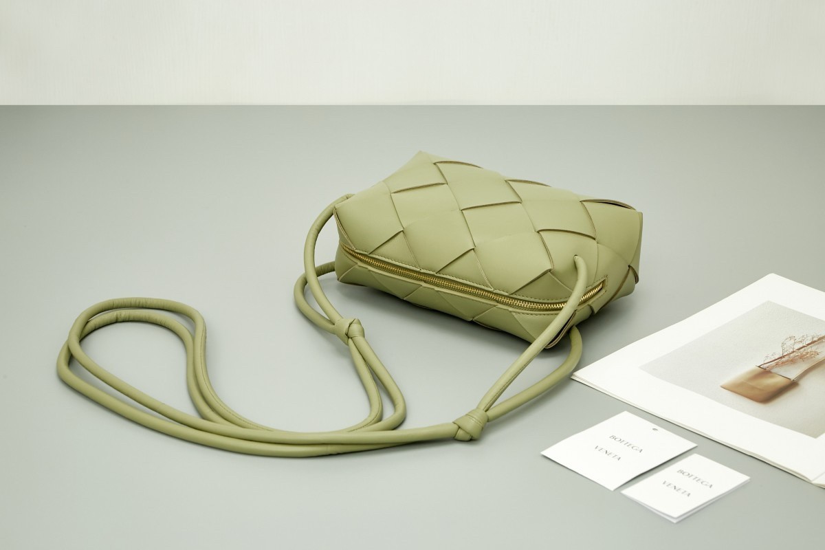 Bottega Veneta Small Cassette Camera Bag In Travertine Lambskin 528