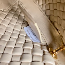 Bottega Veneta Clicker Small Bag in Porridge Intrecciato Lambskin 632