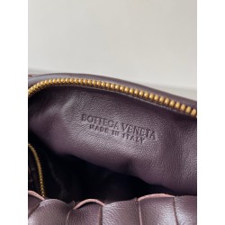 Bottega Veneta BV Jodie Mini Bag In Potion Intrecciato Lambskin 010