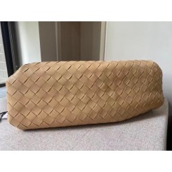 Bottega Veneta Large Pouch Clutch In Beige Intrecciato Lambskin 080