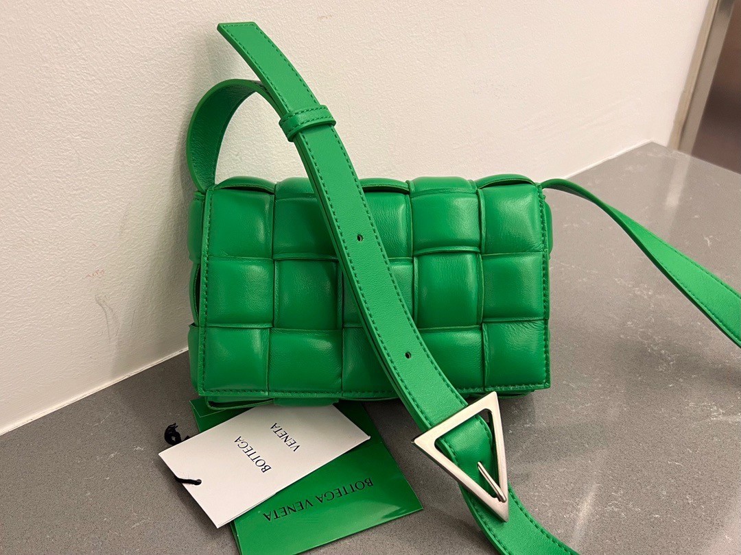 Bottega Veneta Small Padded Cassette Bag In Parakeet Lambskin 574