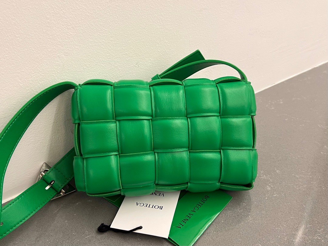 Bottega Veneta Small Padded Cassette Bag In Parakeet Lambskin 574