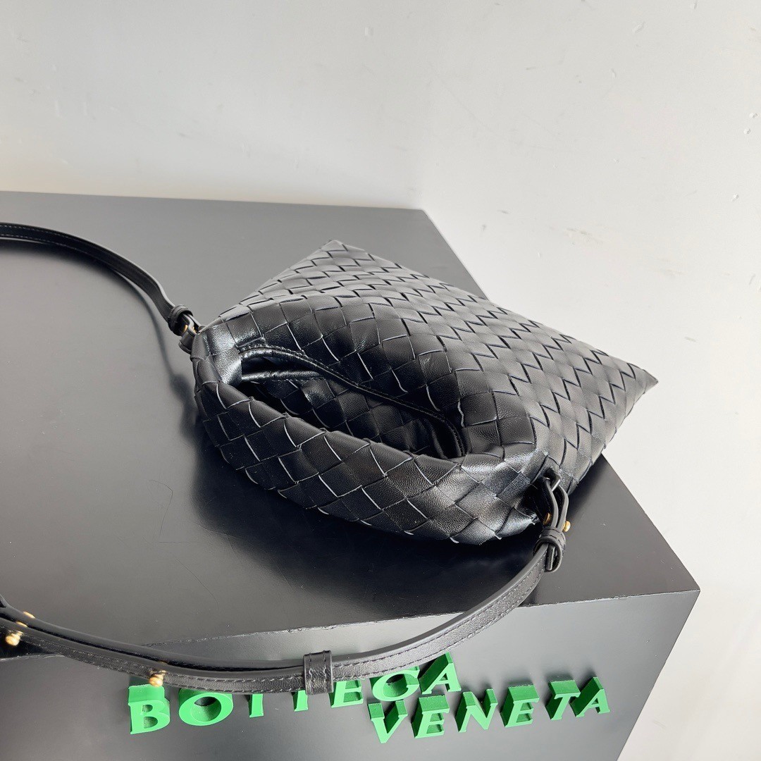 Bottega Veneta Mini Hop Bag in Black Intrecciato Calfskin 602