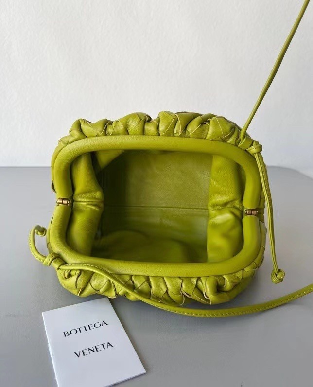 Bottega Veneta Mini Pouch In Kiwi Intrecciato Lambskin 746