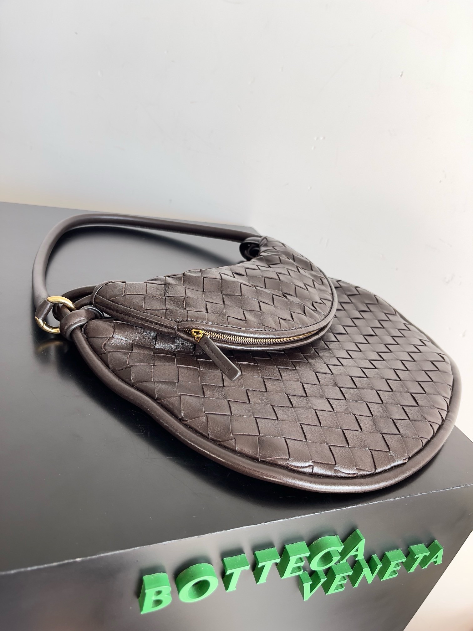 Bottega Veneta Gemelli Medium Bag in Fondant Intrecciato Lambskin 953