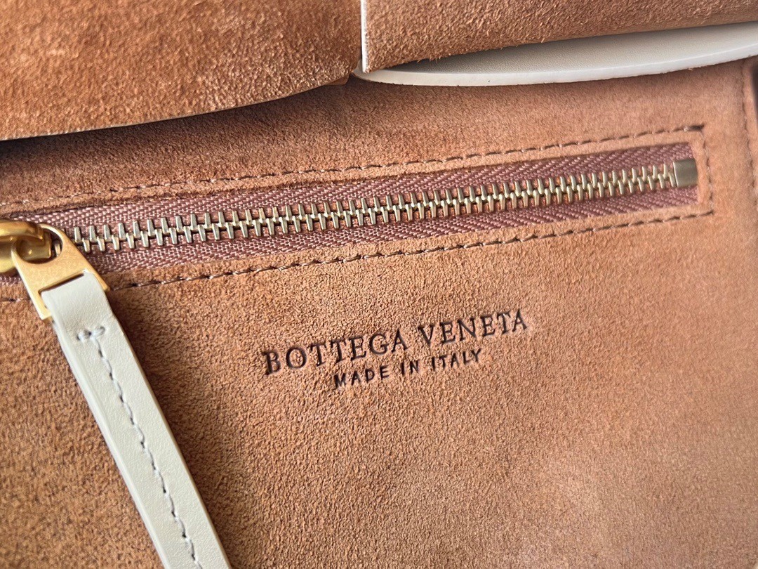 Bottega Veneta Mini Arco Bag In Beige Intrecciato Calfskin 014