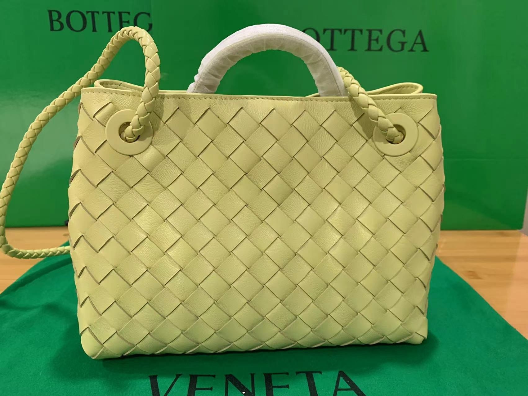 Bottega Veneta Small Andiamo Bag In Ice Cream Intrecciato Lambskin 199