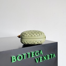 Bottega Veneta Knot Minaudiere Clutch In Travertine Intrecciato Lambskin 293