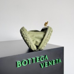 Bottega Veneta Knot Minaudiere Clutch In Travertine Intrecciato Lambskin 293