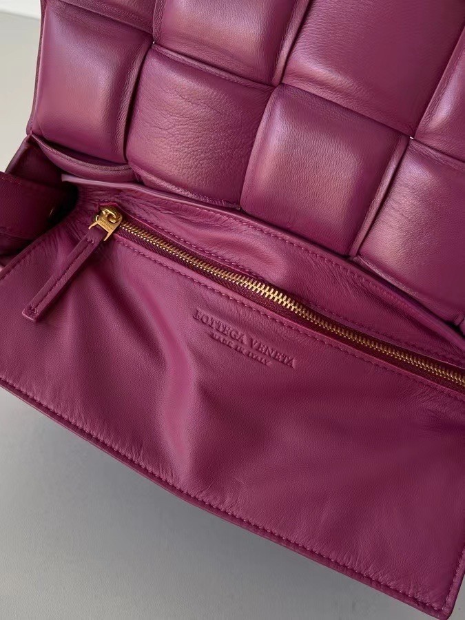 Bottega Veneta Padded Cassette Bag In Cinnabar Lambskin 328