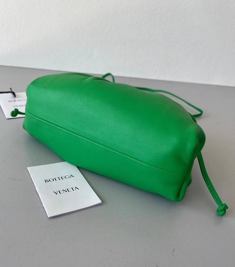 Bottega Veneta Mini Pouch In Green Calfskin 267