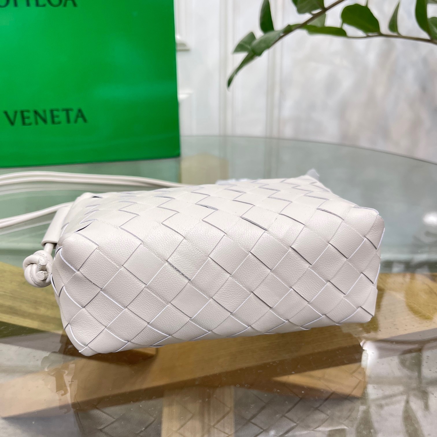 Bottega Veneta Loop Mini Bag In White Intrecciato Lambskin 325