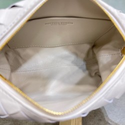 Bottega Veneta Loop Mini Bag In White Intrecciato Lambskin 325