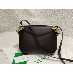 Bottega Veneta Mount Medium Envelope Bag In Fondant Calfskin 560