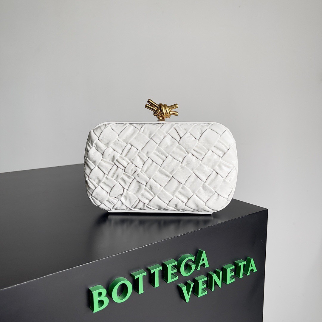 Bottega Veneta Knot Minaudiere Clutch In White Foulard Intreccio Leather 867