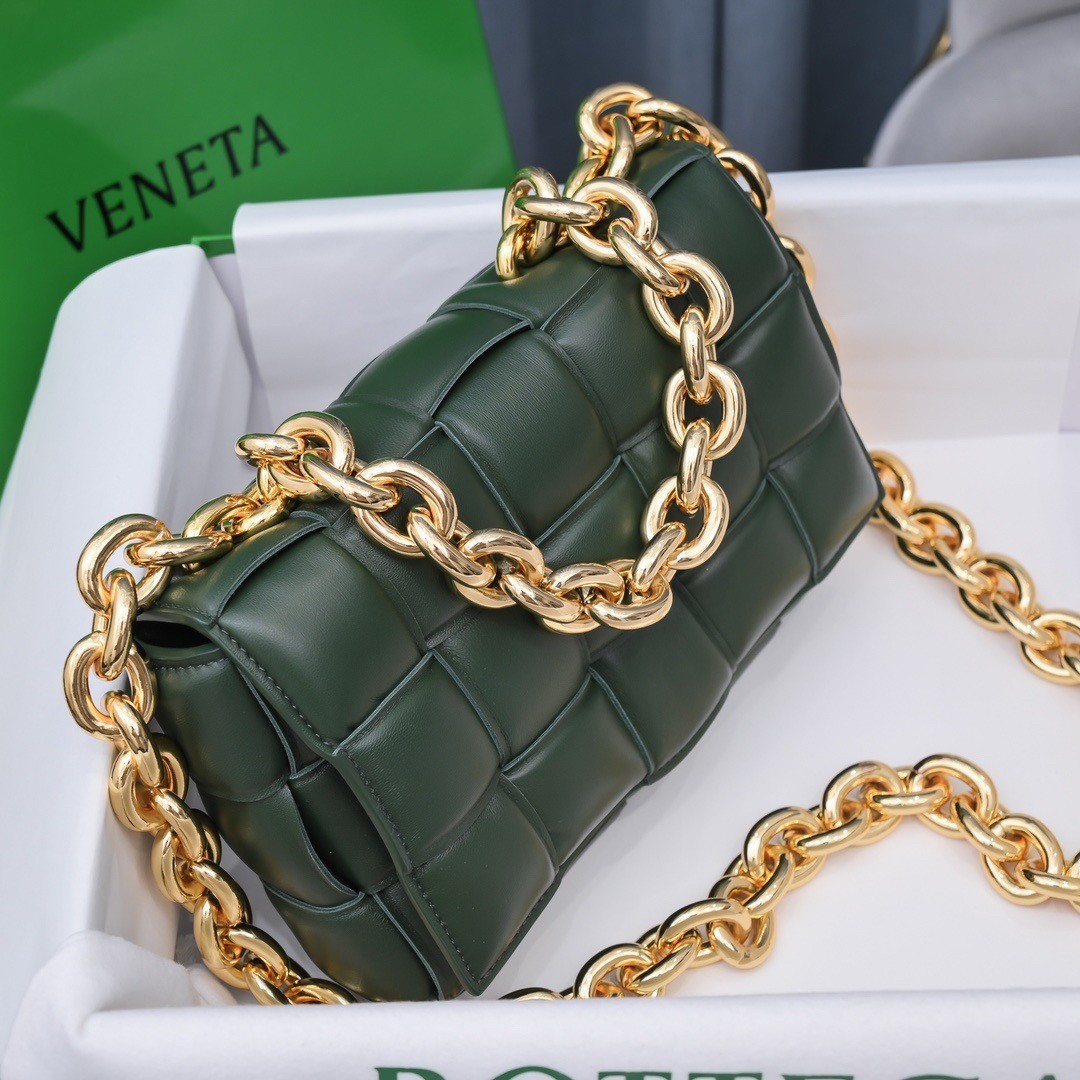 Bottega Veneta Chain Cassette Bag In Raintree Lambskin 906