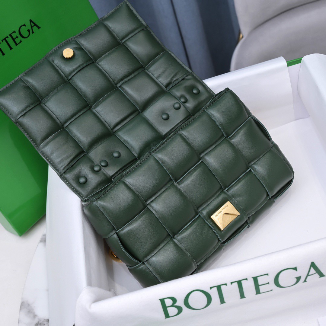 Bottega Veneta Chain Cassette Bag In Raintree Lambskin 906