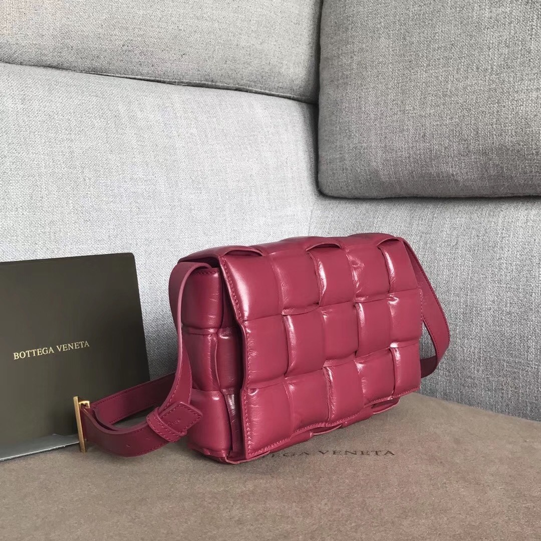 Bottega Veneta Padded Cassette Bag In Amaranto Calfskin 860